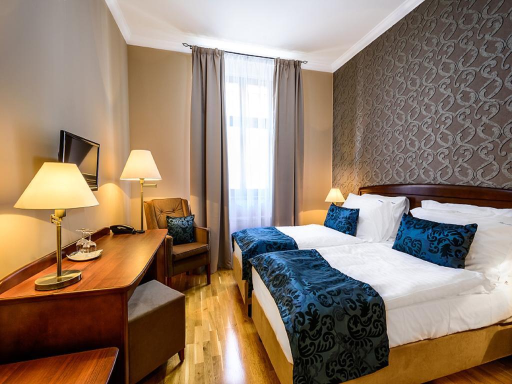 Alexander Hotel Stříbro Quarto foto
