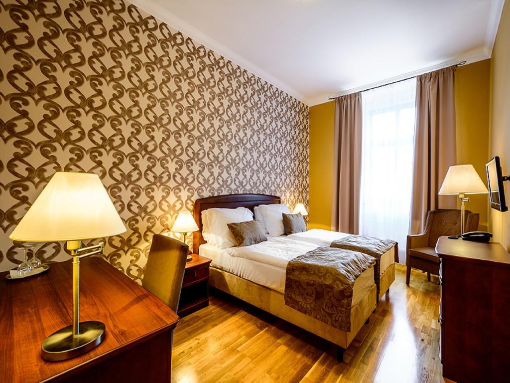 Alexander Hotel Stříbro Quarto foto
