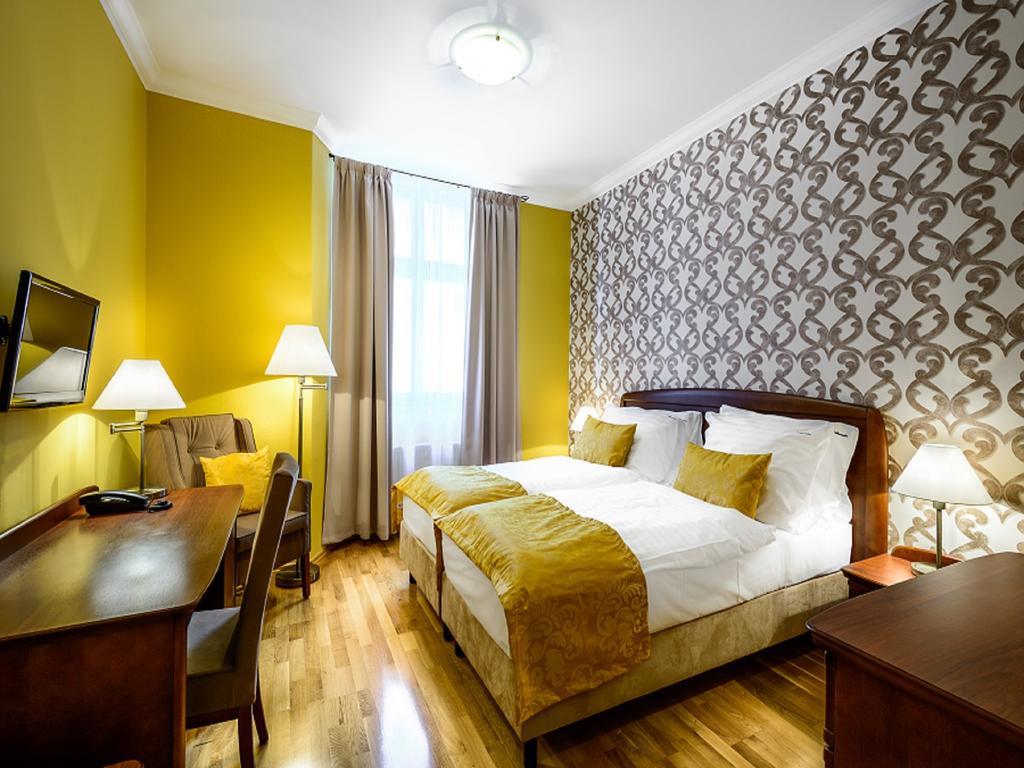 Alexander Hotel Stříbro Quarto foto
