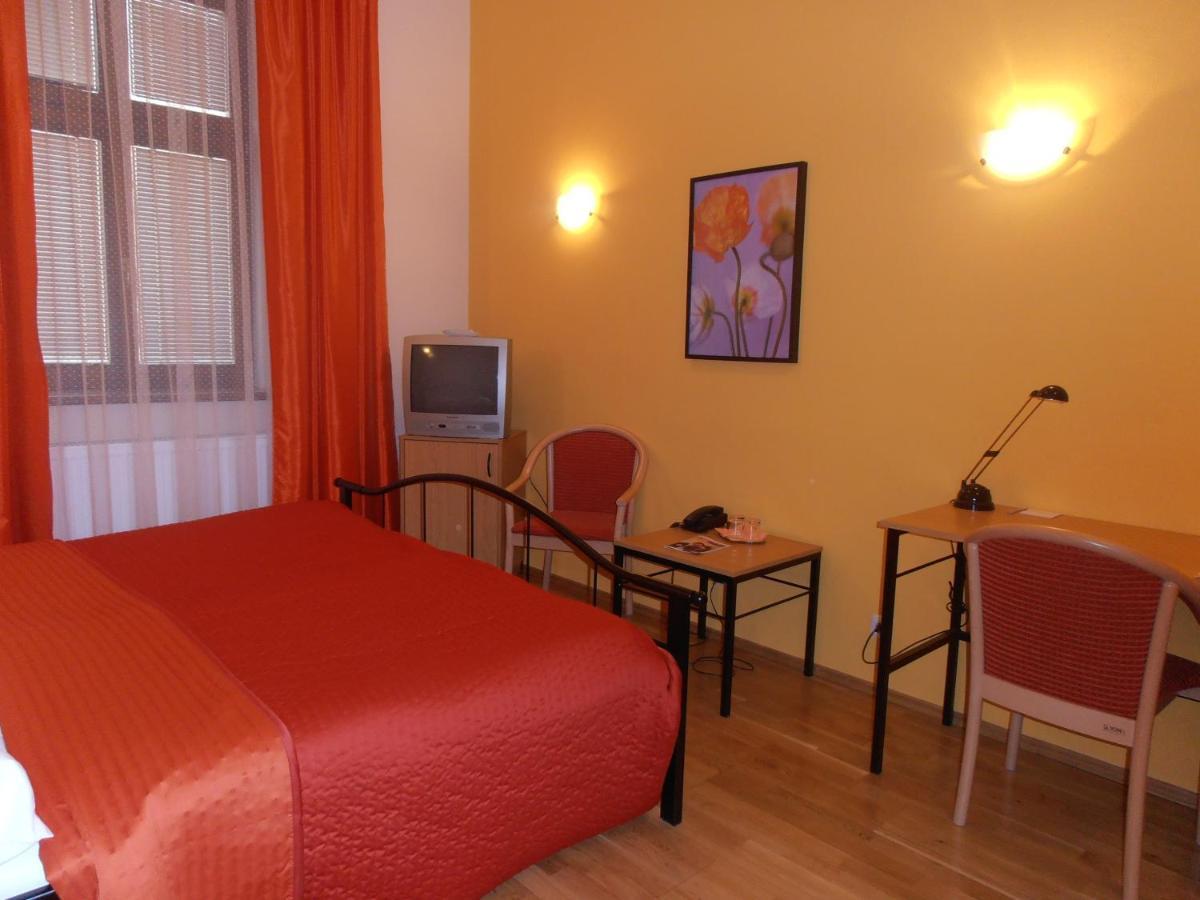 Alexander Hotel Stříbro Quarto foto